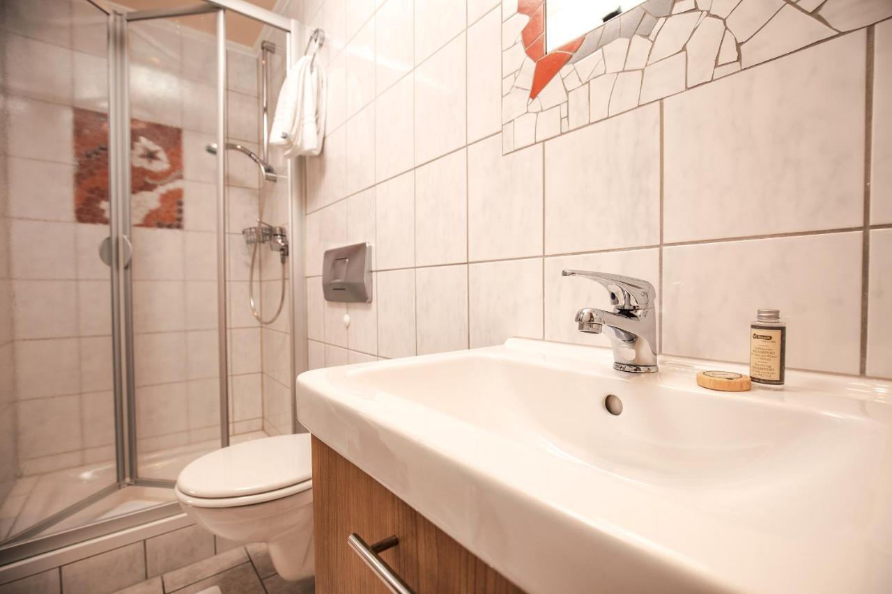 Kolmsteiner Hof Hotel Neukirchen beim Heiligen Blut Bagian luar foto